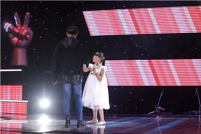 Tập 4 The Voice Kids 2017: Cát Tường đánh trống thuyết phục được Dương Ngọc Ánh lanh lợi hát 'Hello' ảnh 7