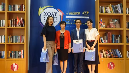 'Xoay chiều' nghịch lý học cao, thất nghiệp cao ảnh 1