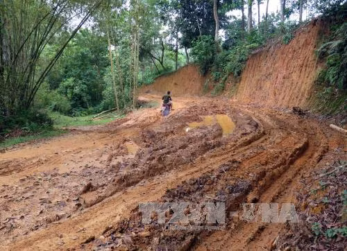 Tuyên Quang: Đường độc đạo liên xã xuống cấp nghiêm trọng ảnh 2