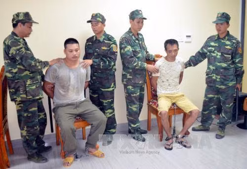 Tiếp nhận 2 đối tượng có lệnh truy nã đặc biệt về tội giết người ảnh 2