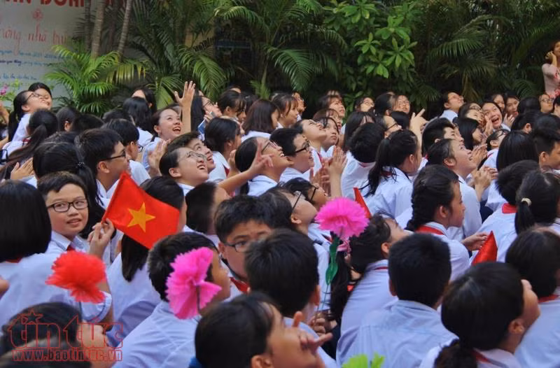 Ấm áp tình thầy trò trong lễ khai giảng của ngôi trường có khoảng sân ‘tí hon’ ảnh 8