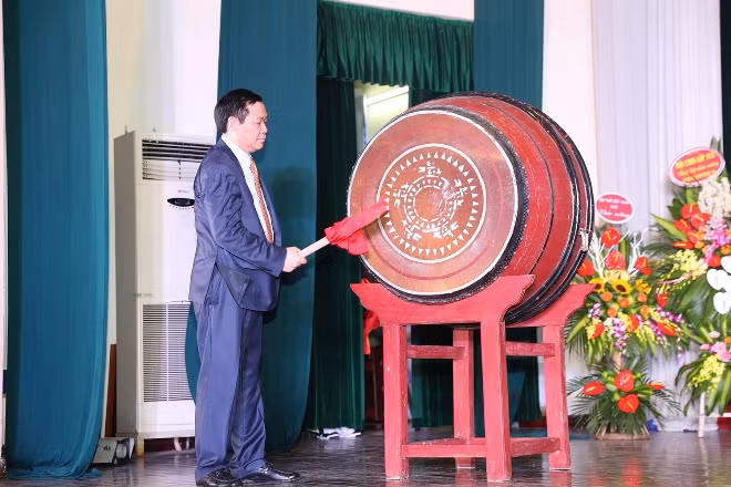 Tưng bừng khai giảng năm học mới ảnh 1