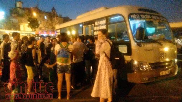Các cửa ngõ ra vào Thủ đô chiều ngày 1/9 ùn tắc nghiêm trọng ảnh 7