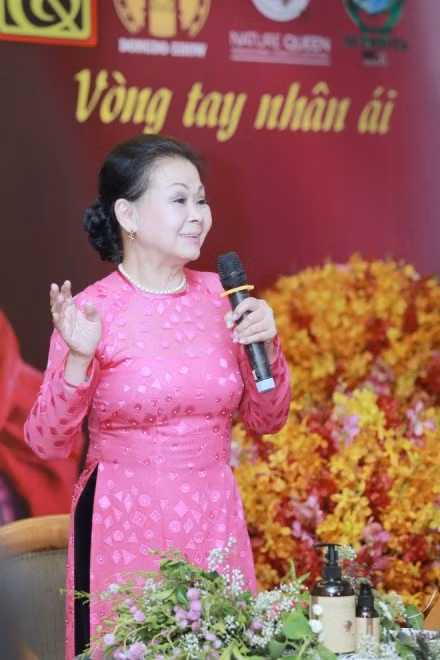 Danh ca Khánh Ly: 'Tôi quá yêu nhạc Trịnh, không thể rời' ảnh 2