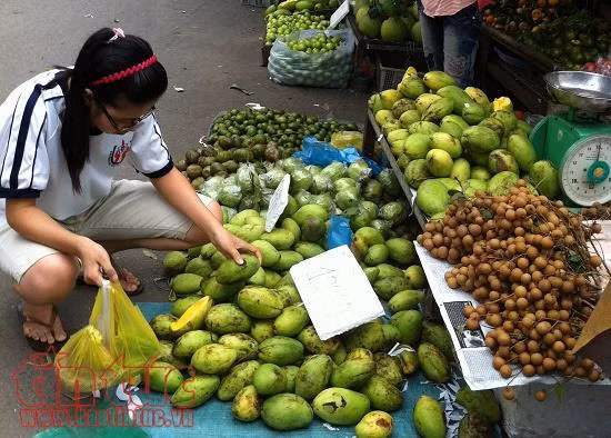 Thị trường Rằm tháng 7: Hoa tươi, trái cây tăng giá nhẹ ảnh 2