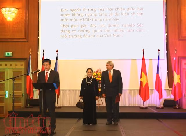 Kỷ niệm Quốc khánh Việt Nam tại Praha – trang trọng và ấm áp ảnh 1