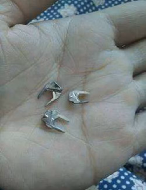 Đinh tặc lộng hành trên Quốc lộ 1A , cả trăm phương tiện giao thông bị thủng lốp giữa đường ảnh 2