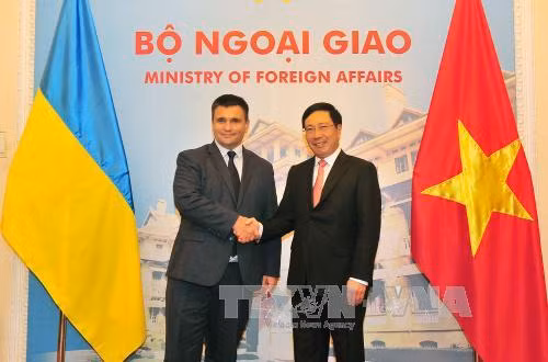 Phó Thủ tướng Phạm Bình Minh hội đàm với Bộ trưởng Ngoại giao Ukraine ảnh 1