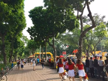 Ngày 4/9: Nắng nóng bao trùm miền Trung, Hà Nội có mưa rào ảnh 1