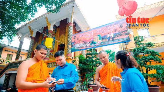 Đưa công nghệ số đến với đồng bào dân tộc ở TP Hồ Chí Minh