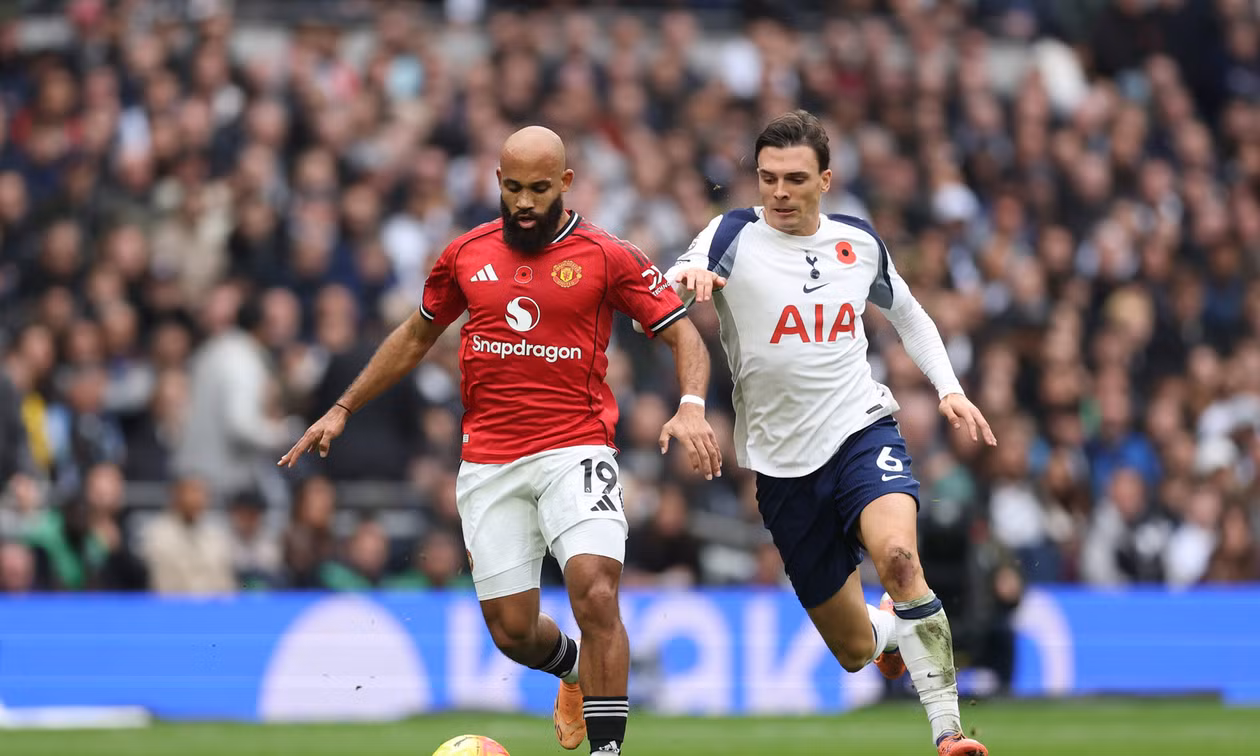 Man United - Tottenham: Đối diện sức ép