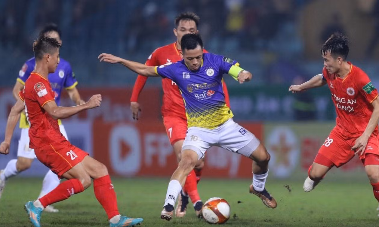 Trận derby Thủ đô: Khi Polking đấu trí cùng Kewell
