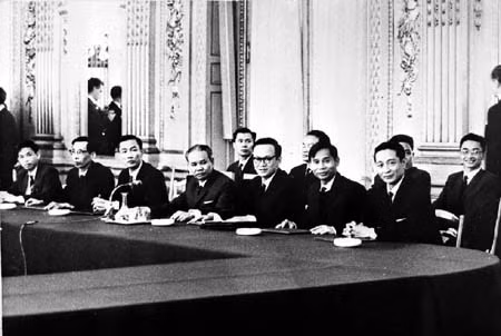 'Cuộc đàm phán dài nhất lịch sử'-Kỳ 3: Mặt trận báo chí ảnh 1