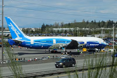 'Siêu máy bay' Boeing 787 Dreamliner lại gặp sự cố ảnh 1