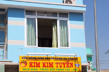 Vợ chồng chủ tiệm vàng bị chém kinh hoàng trong đêm ảnh 2