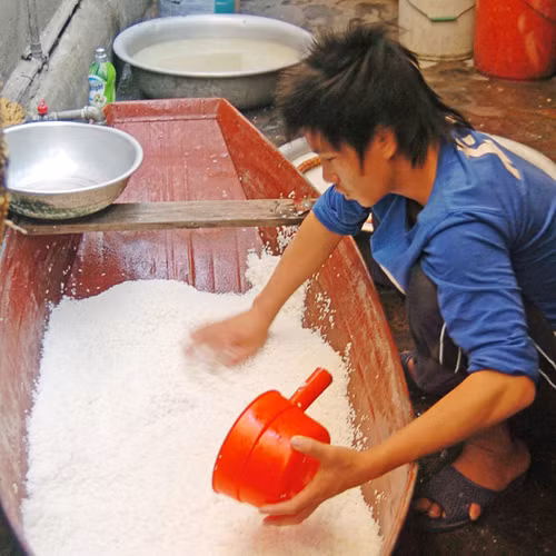 Làng gói bánh chưng vào vụ Tết ảnh 2