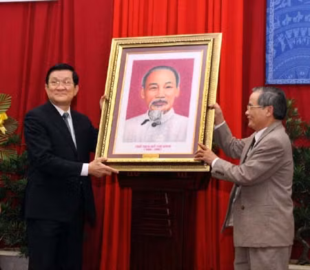 Kỷ niệm Ngày truyền thống học sinh - sinh viên Việt Nam ảnh 1