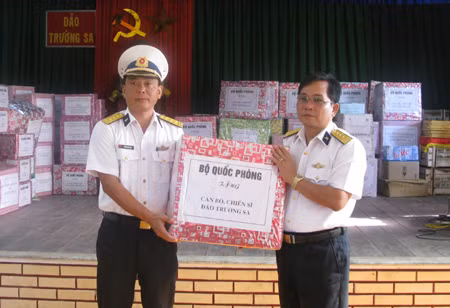 Đón Xuân mới nơi đảo chìm Trường Sa ảnh 1