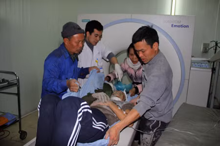 Sập trần khi đổ bê tông, 8 người nhập viện ảnh 3