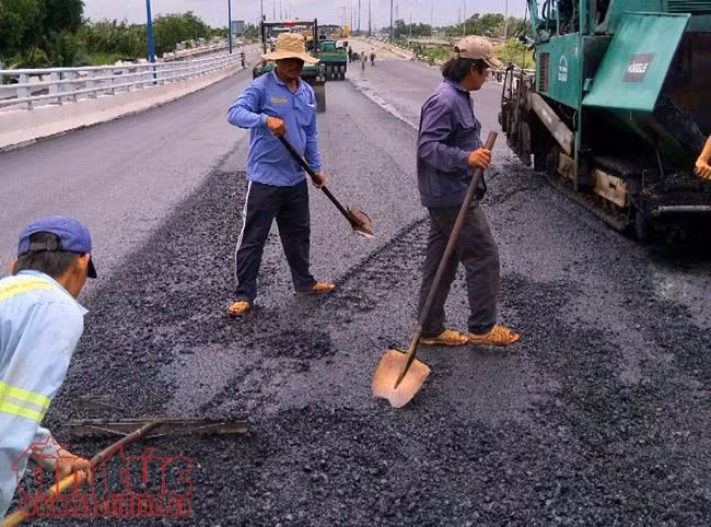 Đường dẫn đầu cầu Mỹ Thủy hoàn thiện đúng tiến độ ảnh 1