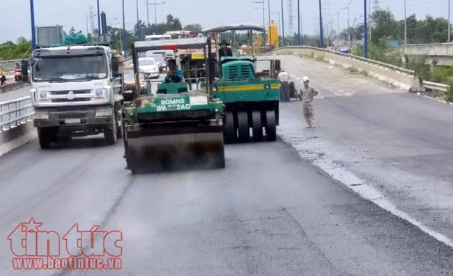 Đường dẫn đầu cầu Mỹ Thủy hoàn thiện đúng tiến độ ảnh 2