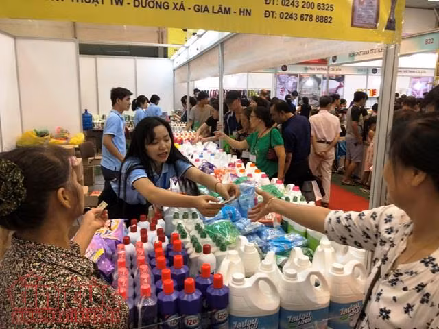 Hàng Việt làm gì để giành lại thị phần hàng Thái trên sân nhà? ảnh 2