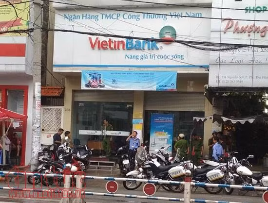 Cầm dao vào chi nhánh ngân hàng VietinBank để cướp ảnh 1