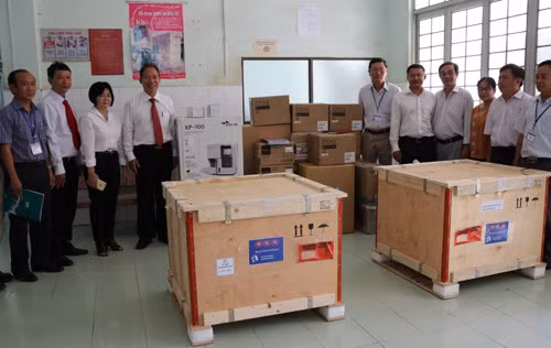 Bàn giao nhiều thiết bị y tế hiện đại do Agribank tài trợ ảnh 2