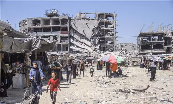 Quang cảnh hoang tàn ở Gaza do xung đột Israel - Hamas. Ảnh: THX/TTXVN