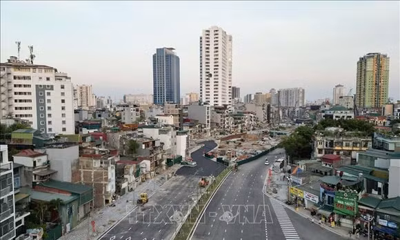 Điều chỉnh giao thông Vành đai 1 đoạn thi công cầu vượt Nguyễn Chí Thanh
