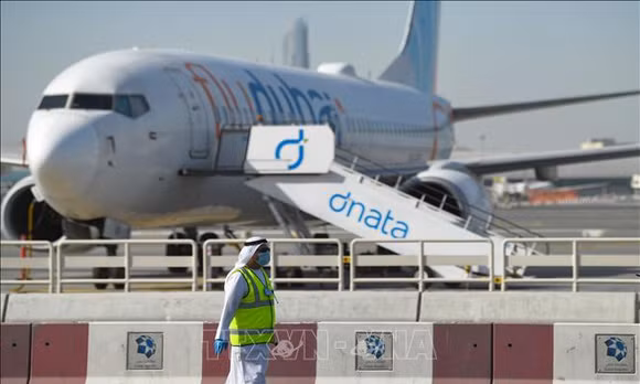 Máy bay của hãng hàng không Flydubai đỗ tại sân bay quốc tế Dubai, UAE. Ảnh tư liệu: AFP/TTXVN (Không được phép sử dụng, chia sẻ bởi bên thứ ba)