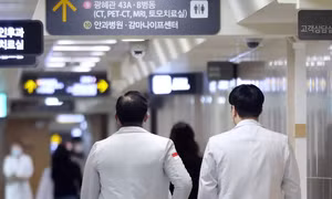 Hàn Quốc: Các bác sỹ phải quay lại làm việc trước 29/2 hoặc chịu phạt 