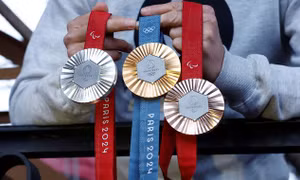 Pháp đổi trả 220 huy chương Olympic và Paralympic Paris 2024 do lỗi sản xuất