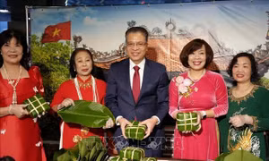 Người Việt tại Nga đón Tết cổ truyền và kỷ niệm ngày thành lập Đảng