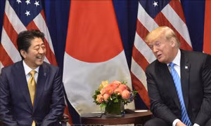 Thủ tướng Nhật Bản Shinzo Abe hội đàm với Tổng thống Mỹ Donald Trump
