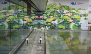 Tranh hoa sen ở sân bay Nội Bài đoạt Huy chương Vàng Thiết kế quốc tế