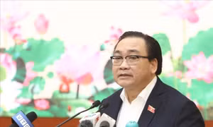 Bí thư Thành ủy Hà Nội tiếp xúc cử tri quận Cầu Giấy