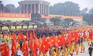 Các khối, đoàn, đại biểu di chuyển vào Quảng trường Ba Đình