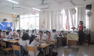Giáo viên theo hợp đồng trả lương đứng lớp 9 tháng, BHXH đóng như thế nào?
