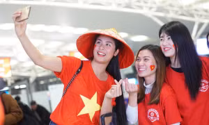 Cổ động viên lên đường 'tiếp lửa' cho đội tuyển bóng đá quốc gia