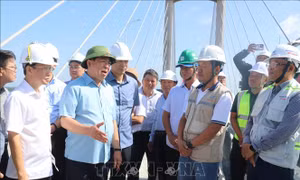 Bộ trưởng Bộ Xây dựng kiểm tra Dự án đầu tư xây dựng cầu Rạch Miễu 2