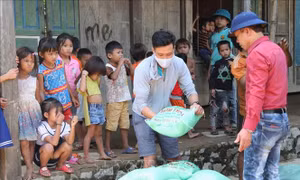Tăng cường kiểm tra, giám sát việc phân phối gạo hỗ trợ cho học sinh