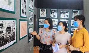 Bảo tàng tỉnh Vĩnh Long trưng bày những hình ảnh đẹp về các kỳ bầu cử