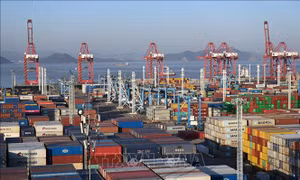 Thế giới 2023: Thương mại toàn cầu giảm 5% so với năm ngoái