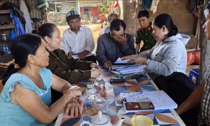 Hỗ trợ người dân Khánh Hòa vực dậy sau mưa lũ