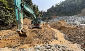 Vụ sạt lở ở Rào Trăng 3: Hoàn thành việc ngăn đập, tạo dòng chảy mới 