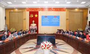 Đoàn đại biểu Ban Tổ chức Trung ương Đảng NDCM Lào thăm và làm việc tại Ninh Bình