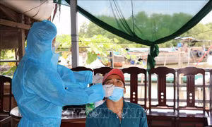 Khẩn trương dập ổ dịch COVID-19 tại thị trấn Vàm Láng, Tiền Giang