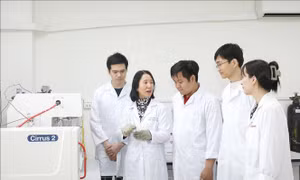 Nữ giáo sư miệt mài với các nghiên cứu bảo vệ môi trường