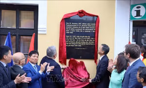 Khánh thành bia lưu niệm ghi dấu chuyến thăm lịch sử của Người tại Chrastava, CH Séc